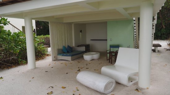 kandooma beach view villa